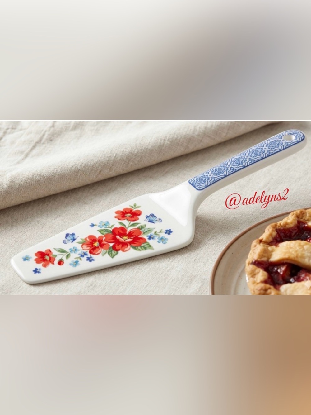🌺 New Pioneer Woman Classic Charm Pie or Birthday Cake Server